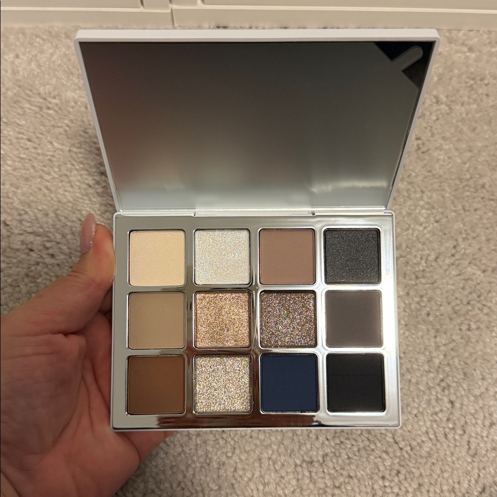 Makeup by Mario Etheral Eyes: Moonlight Eyeshadow Palette